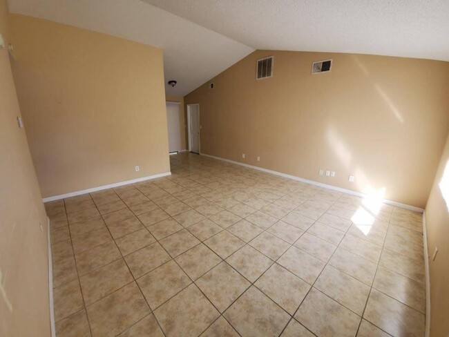 837 Del Prado Dr in Kissimmee, FL - Building Photo - Building Photo