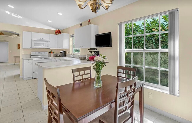 property at 1906 Capeside Cir