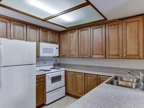 5934 Rancho Mission Rd in San Diego, CA - Building Photo - Building Photo