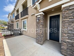 16680 Wyndham Ln in Fontana, CA - Building Photo - Building Photo