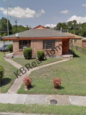 property at 6 E McKellar Ave