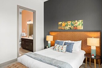 555 N College Ave in Tempe, AZ - Foto de edificio - Building Photo