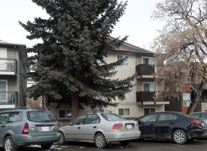 2006 11th Ave SW in Calgary, AB - Building Photo - Building Photo