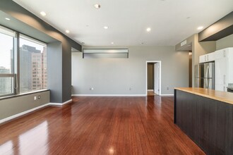 1100 Wilshire Blvd in Los Angeles, CA - Building Photo - Building Photo