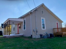 106 Spring Grove Ave in Salem, IN - Building Photo