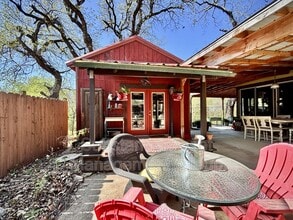 1128 NW 55th St in Oklahoma City, OK - Foto de edificio - Building Photo