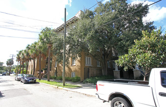 Melrose Landing Condominiums in Tampa, FL - Building Photo - Building Photo