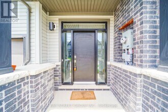 1109 Thompson Dr in Oshawa, ON - Building Photo - Building Photo