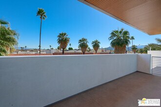 175 N Palm Canyon Dr in Palm Springs, CA - Building Photo - Building Photo