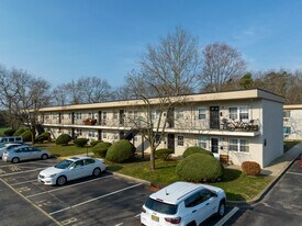 Pinewood Estates in Brick, NJ - Building Photo