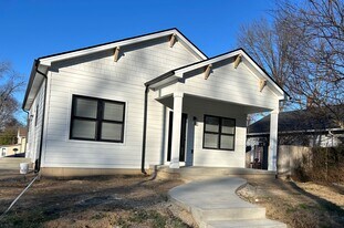 707 W Harrison Ave in Clarksville, IN - Building Photo