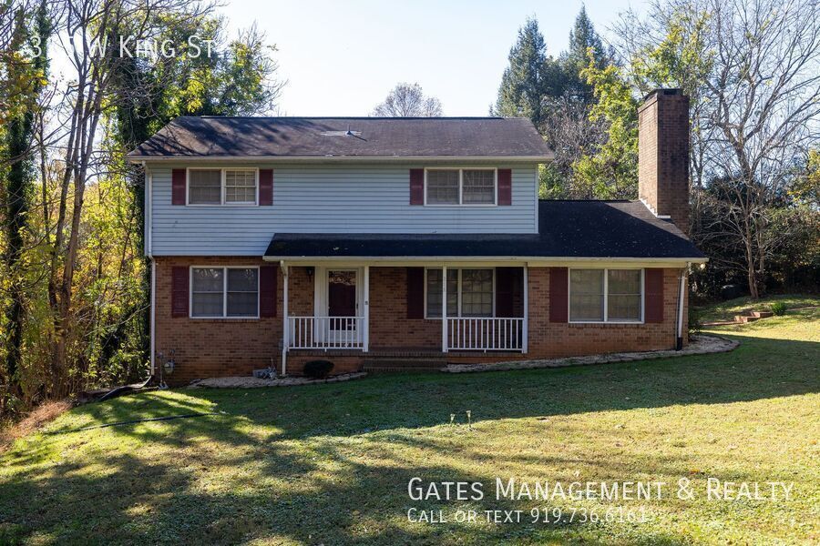 315 W King St in Hillsborough, NC - Building Photo