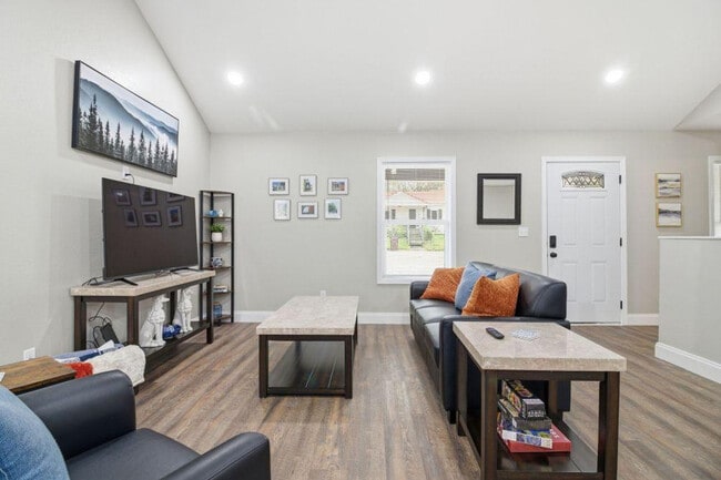 property at 810 Carson St