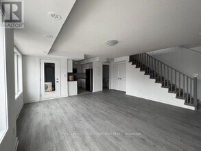 127 Appletree Ln in Barrie, ON - Building Photo - Building Photo