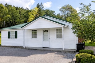 26 Tacy Ln in Beverly, WV - Building Photo