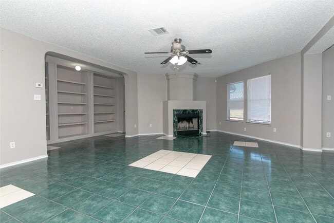 Room in House on Heyerdahl Dr in Austin, TX - Foto de edificio - Building Photo