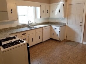 49 Hillside Ave, Unit 2 in Everett, MA - Building Photo - Building Photo