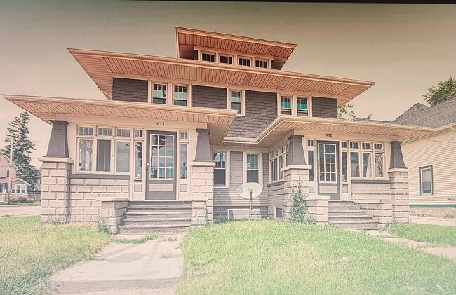 property at 632 W Prospect Ave