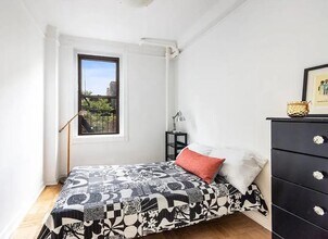 226 E 12th St in New York, NY - Building Photo - Building Photo