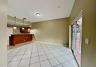 11407 Believe Ln in Los Angeles, CA - Building Photo - Building Photo