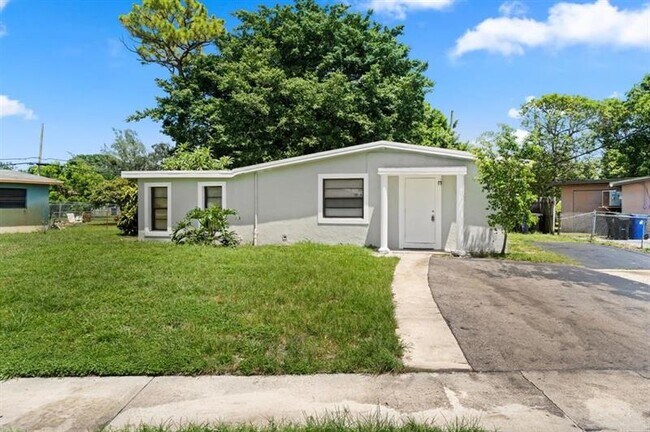 property at 1552 NW 15th Terrace