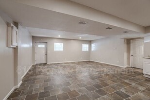 8718-8720 E Winner Rd in Kansas City, MO - Building Photo