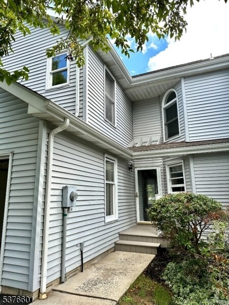18 Arthurs Ct in Berkeley Heights, NJ - Building Photo