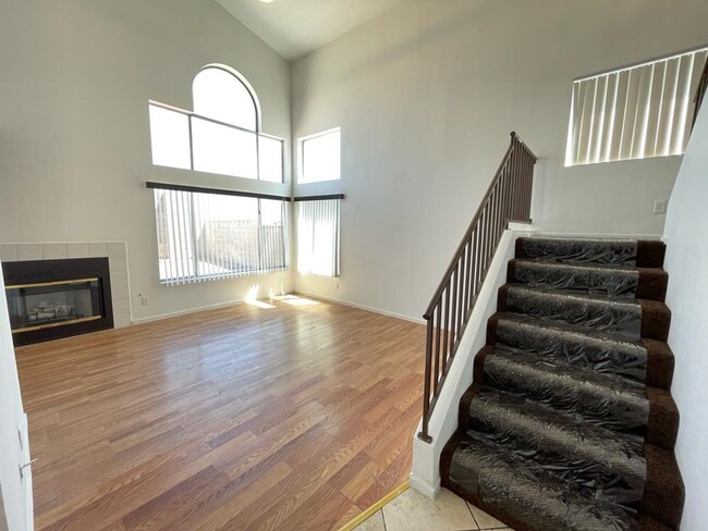 5730 Coleridge Way in Las Vegas, NV - Building Photo - Building Photo