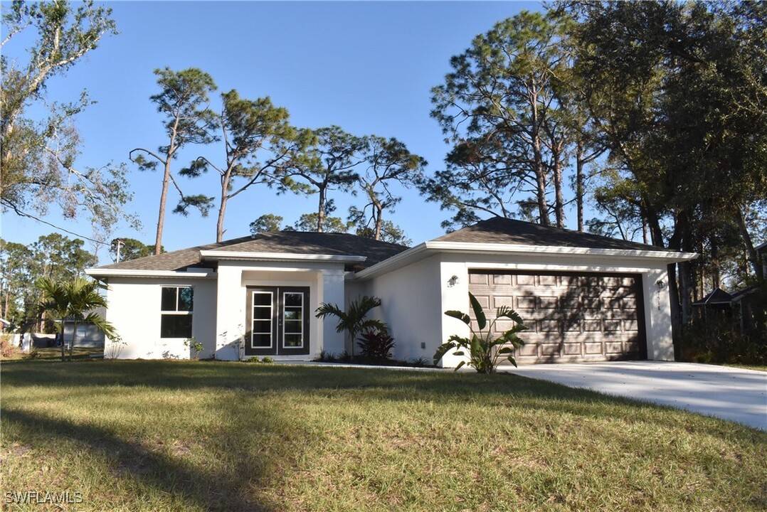 7518 Tasco Dr in North Port, FL - Building Photo