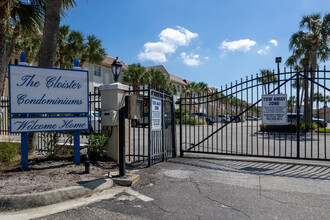 The Cloister Condominiums in Atlantic Beach, FL - Building Photo - Building Photo