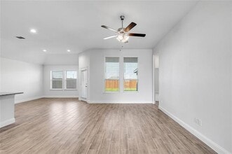 5909 Lovills Crk St in Fort Worth, TX - Building Photo - Building Photo