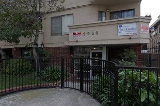 Francis Apartments in Los Angeles, CA - Foto de edificio - Building Photo