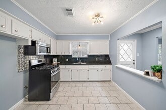 712 Damon St in Rosenberg, TX - Building Photo - Building Photo