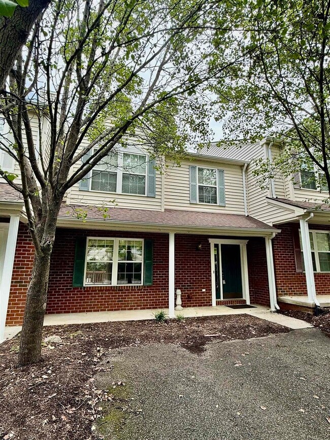 575 Oak Tree Blvd NW in Christiansburg, VA - Foto de edificio - Building Photo