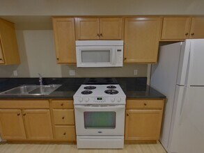 1560 Hilyard St in Eugene, OR - Building Photo - Building Photo
