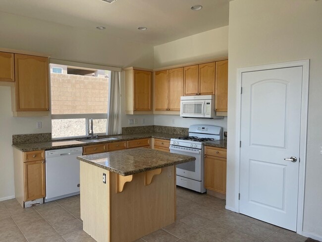 11691 Foxdale Dr in Desert Hot Springs, CA - Building Photo - Building Photo