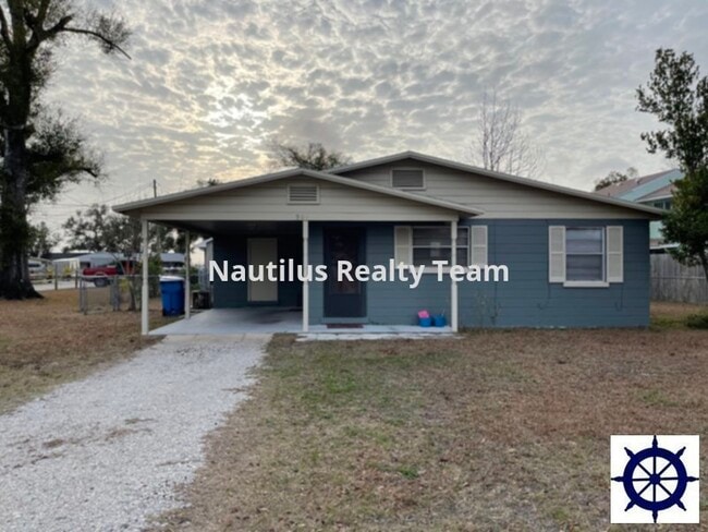 property at 904 Ruby Pl