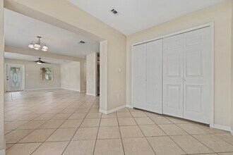 585 N Wayman St in Longwood, FL - Foto de edificio - Building Photo