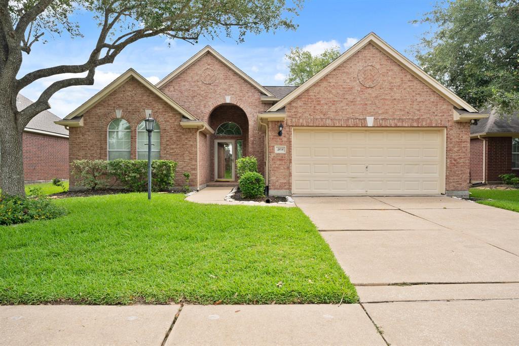 308 Green Cedar Dr in League City, TX - Building Photo