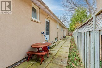 606 Conacher Dr in Toronto, ON - Building Photo - Building Photo