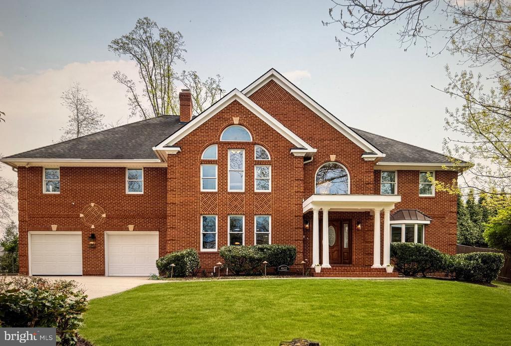 4622 N Dittmar Rd in Arlington, VA - Building Photo