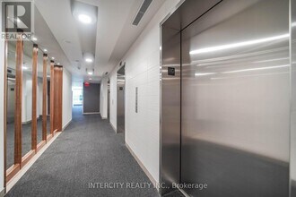 29 Singer Ct in Toronto, ON - Building Photo - Building Photo