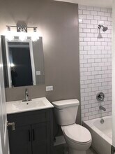 607 W Maude Ave in Arlington Heights, IL - Building Photo - Building Photo