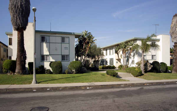 4133-4139 Somerset Dr in Los Angeles, CA - Foto de edificio