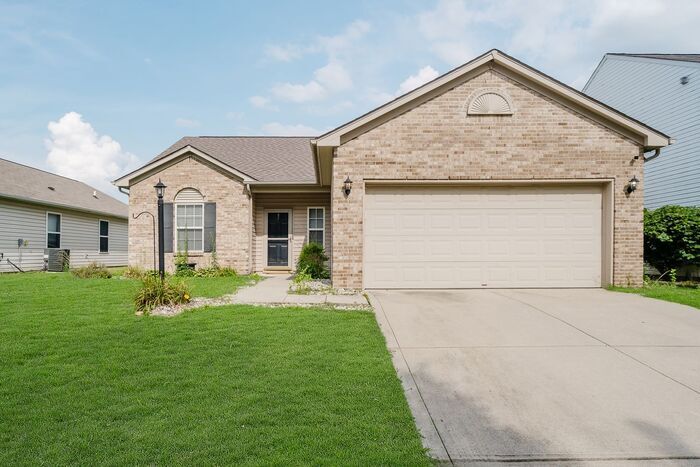 15544 Dusty Trail in Noblesville, IN - Building Photo
