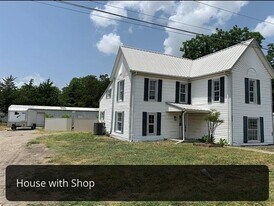 205 Randolph St in Tom Bean, TX - Building Photo