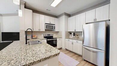 Avenues at Craig Ranch Apartments in McKinney, TX - Foto de edificio - Building Photo