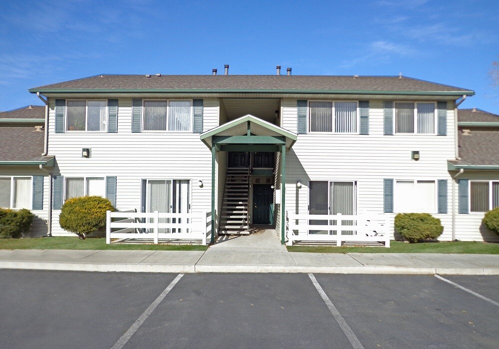 Lovelock Gardens in Lovelock, NV - Building Photo