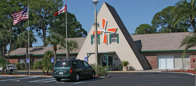 Bayshore Windmill Village in Bradenton, FL - Foto de edificio - Building Photo