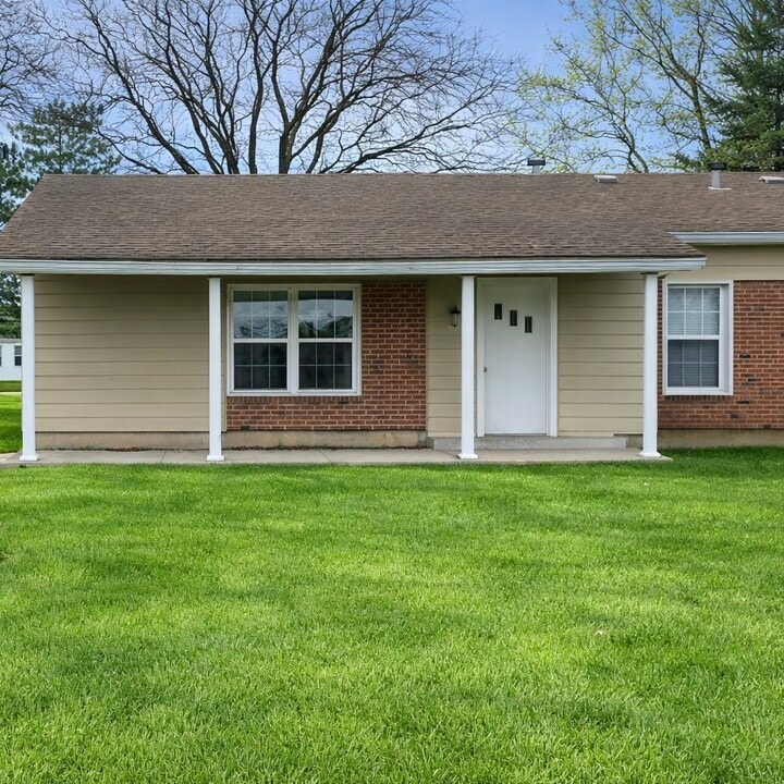 1320 Yakel St in Rantoul, IL - Building Photo